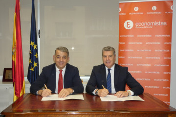 Firma del acuerdo entre el Consejo General de Economistas de España y ExpoRetail Iberoamérica
