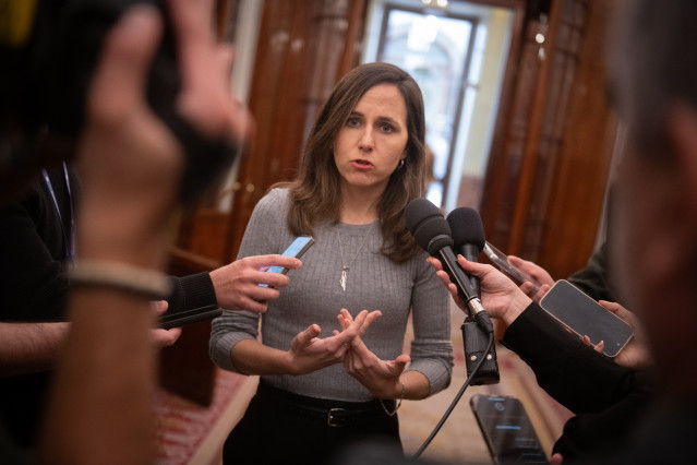 La secretaria general de Podemos, Ione Belarra, durante una sesión plenaria en el Congreso, a 11 de diciembre de 2025, en Madrid (España).