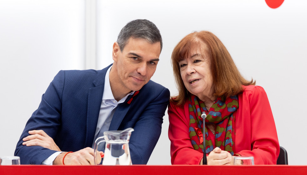El presidente del Gobierno y secretario general del PSOE, Pedro Sánchez, y la presidenta del PSOE, Cristina Narbona,en una imagen de archivo.