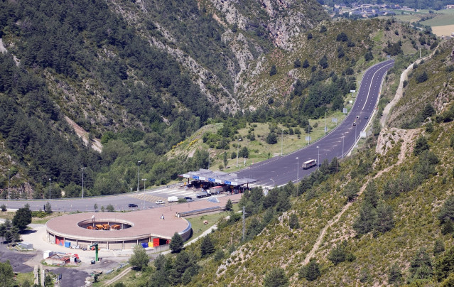 Entrada del túnel del Cadí.