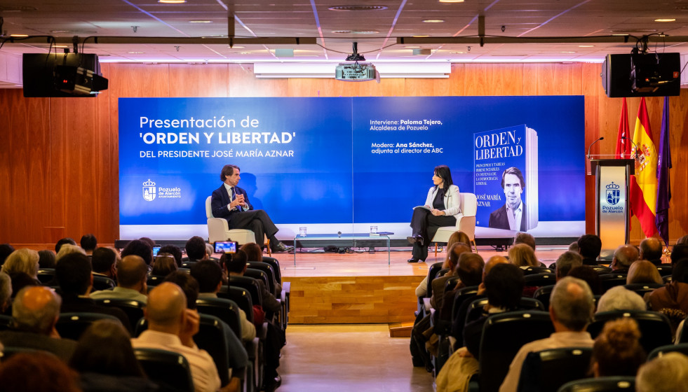 El expresidente José María Aznar y la alcaldesa de Pozuelo, Paloma Tejero