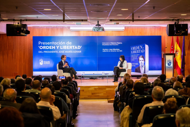 El expresidente José María Aznar y la alcaldesa de Pozuelo, Paloma Tejero