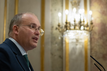 El secretario general del PP, Miguel Tellado, durante una sesión plenaria en el Congreso, a 11 de diciembre de 2025, en Madrid (España). El Congreso debatirá y votará este jueves el decreto de med