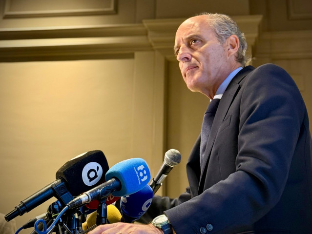 El expresidente de la Generalitat Francisco Camps presenta a su equipo de campaña y el plan de trabajo con el que aspira a ser el candidato del PPCV a las próximas elecciones autonómicas