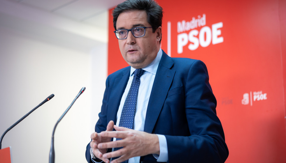 Archivo - El secretario general del PSOE de Madrid, Óscar López, ofrece una rueda de prensa, en la sede del PSOE de Madrid, a 24 de febrero de 2025, en Madrid (España).