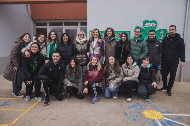 La ministra de Educación, Pilar Alegría, ha visitado la localidad de Esplús.