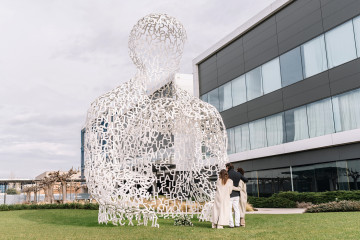 Los hijos de Isak Andic, fundador de Mango, le rinden homenaje y evocan su visión empresarial un año después de su fallecimiento