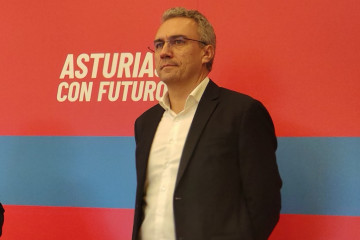 Archivo - El ex secretario de Estrategia y Acción Electoral de la Comisión Ejecutiva Federal del PSOE, Javier Izquierdo, en rueda de prensa en Oviedo.