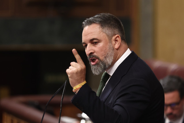 El presidente de Vox, Santiago Abascal, durante una sesión de control al Gobierno, en el Congreso de los Diputados, a 12 de noviembre de 2025, en Madrid (España).