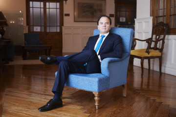 Archivo - El responsable Global de Sostenibilidad y CIB de BBVA, Javier Rodri´guez Soler, posa durante la cuarta jornada de los Cursos de Verano de 2024 de la UIMP, en el Palacio de la Magdalena, a 2