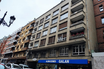 Archivo - Edificio de viviendas en Oviedo, pisos, compraventa de viviendas.