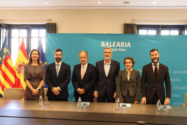Baleària y los puertos de València y Palma impulsan un corredor verde con emisiones cero a partir de 2030