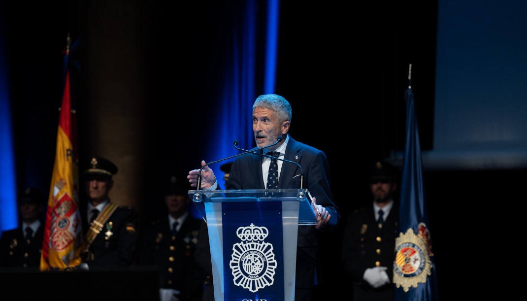 Archivo - El ministro de Interior, Fernando Grande-Marlaska, interviene durante un acto por el Día de la Policía Nacional