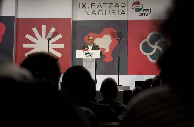 Archivo - El presidente del PNV, Aitor Esteban, en la la IX Asamblea General del PNV en Vitoria.