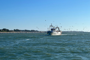 Archivo - Barco pesquero.