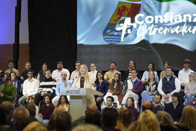 La presidenta de la Junta de Extremadura y candidata a la reelección, María Guardiola, en un acto público en Navalmoral de la Mata