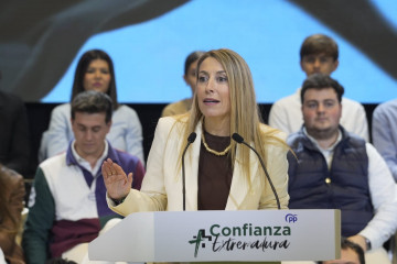 La presidenta de la Junta de Extremadura y candidata a la reelección en las elecciones del 21 de diciembre, María Guardiola, en un acto electoral en Navalmoral de la Mata