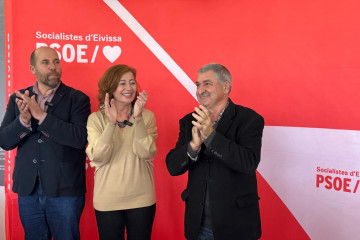 La secretaria general del PSIB-PSOE y presidenta del Congreso, Francina Armengol, en la comida de Navidad con la militancia ibicenca