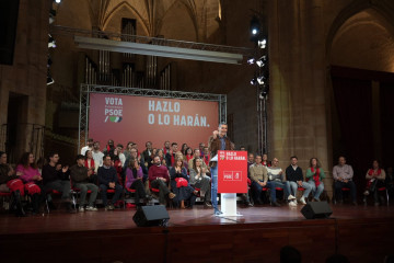El secretario general del PSOE y presidente del Gobierno, Pedro Sánchez, en un acto electoral este domigo en Cáceres