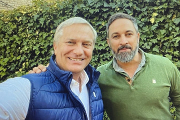 Abascal felicita a Kast por 