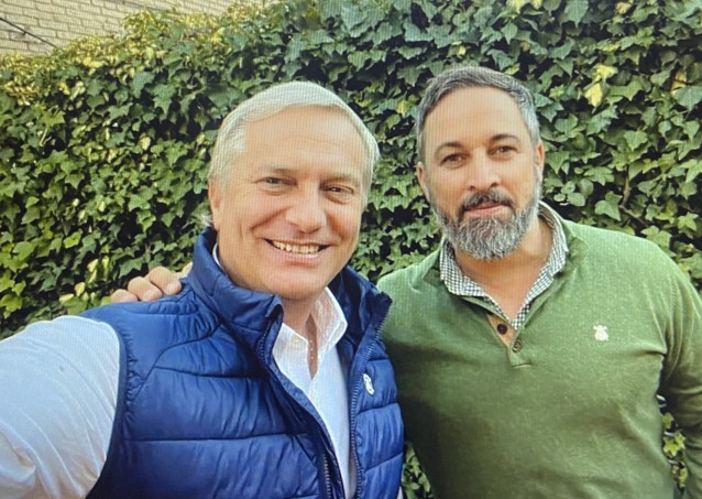 Abascal felicita a Kast por 