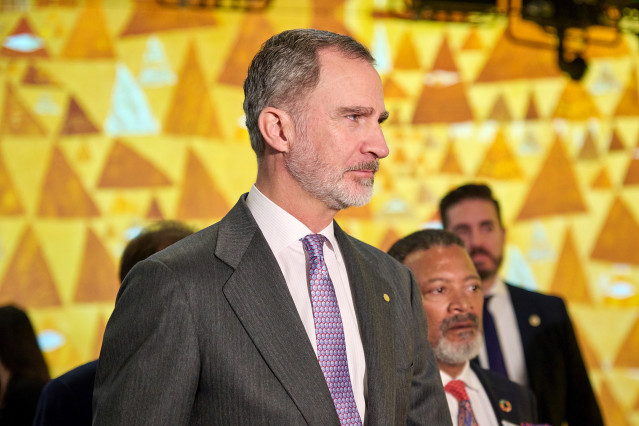 Archivo - El Rey Felipe VI en una visita anterior a Catalunya