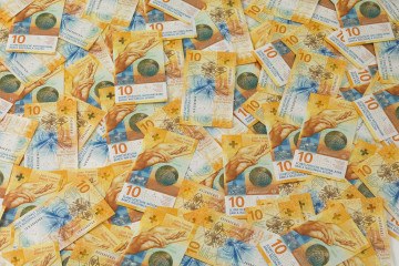 Archivo -    El nuevo billete de 10 francos suizos, emitido el año pasado por el Banco Nacional de Suiza (BNS), ha sido elegido como el mejor del mundo en 2017 por la Sociedad Internacional de Billet