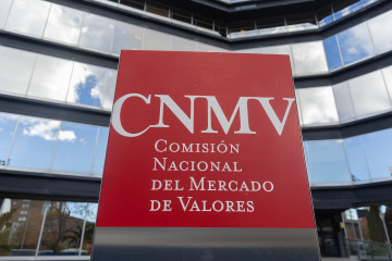 Exterior de la sede de la Comisión Nacional del Mercado de Valores (CNMV), a 20 de noviembre de 2025, en Madrid (España).