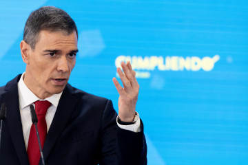 El presidente del Gobierno, Pedro Sánchez, durante una rueda de prensa, en el Palacio de la Moncloa, a 15 de diciembre de 2025, en Madrid (España).