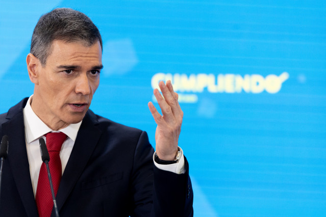 El presidente del Gobierno, Pedro Sánchez, durante una rueda de prensa, en el Palacio de la Moncloa, a 15 de diciembre de 2025, en Madrid (España).