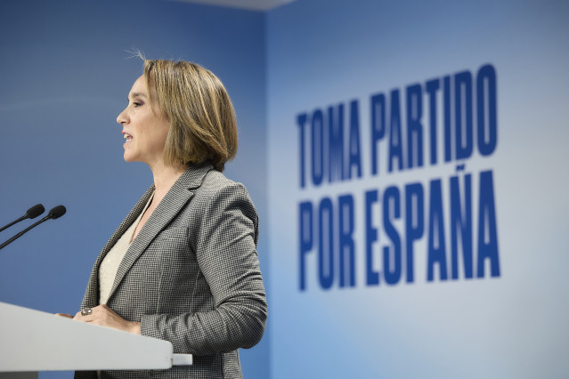 La vicesecretaria de Regeneración del Partido Popular, Cuca Gamarra, durante una rueda de prensa posterior a la reunión del Comité de Dirección del PP, en la sede del PP, a 15 de diciembre de 2025, en Madrid (España).