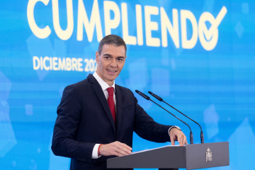 El presidente del Gobierno, Pedro Sánchez, durante una rueda de prensa, en el Palacio de la Moncloa, a 15 de diciembre de 2025, en Madrid (España).