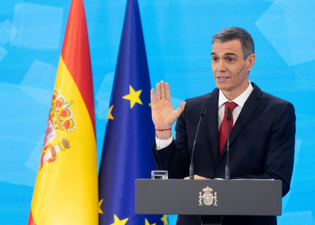 El presidente del Gobierno, Pedro Sánchez, durante una rueda de prensa, en el Palacio de la Moncloa, a 15 de diciembre de 2025, en Madrid (España).