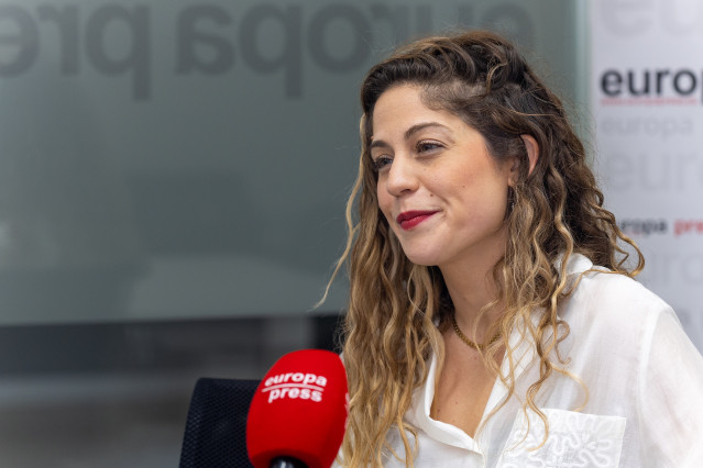 Archivo - La coordinadora general de Sumar, Lara Hernández, durante una entrevista para Europa Press, a 13 de noviembre de 2025, en Madrid (España).