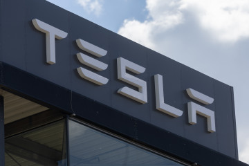 Archivo - Fachada de la sede madrileña de Tesla