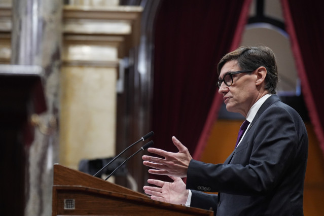 El president de la Generalitat, Salvador Illa, interviene durante una sesión de control al Govern