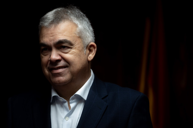 El ex secretario de Organización del PSOE Santos Cerdán a su llegada a la Comisión de Investigación del ‘caso Koldo’, en el Senado, a 17 de diciembre de 2025.