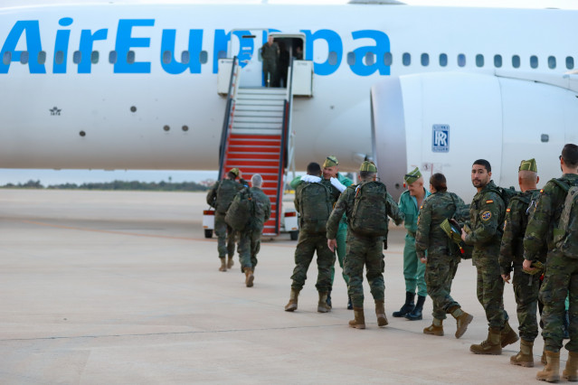 Militares parten en misión de la OTAN a Eslovaquia desde el Aeropuerto de Almería.
