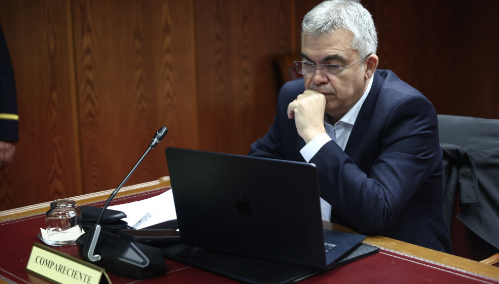 El ex secretario de Organización del PSOE Santos Cerdán comparece ante la Comisión de Investigación del ‘caso Koldo’, en el Senado, a 17 de diciembre de 2025, en Madrid (España). Cerdán comp