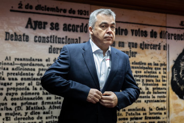 El ex secretario de Organización del PSOE Santos Cerdán a su llegada a la Comisión de Investigación del ‘caso Koldo’, en el Senado, a 17 de diciembre de 2025.