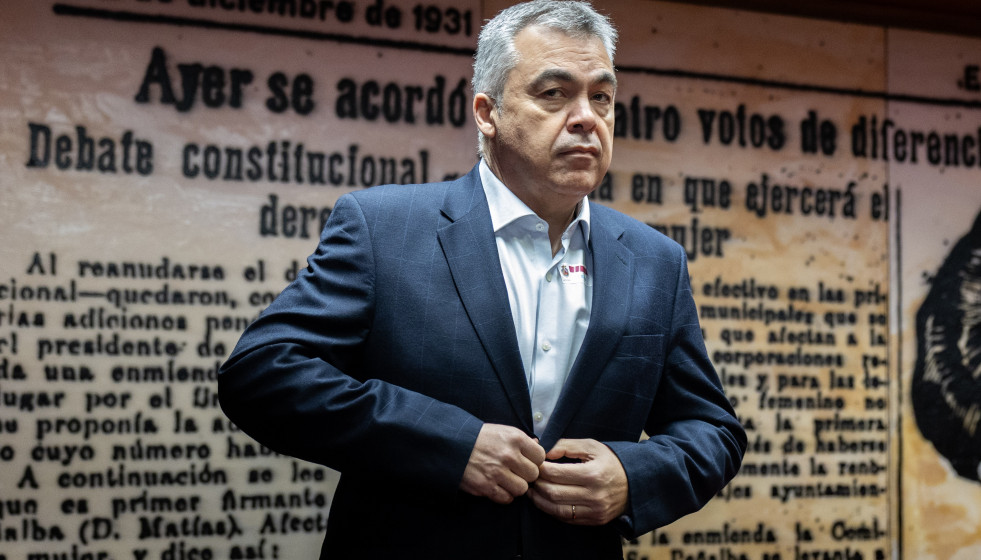 El ex secretario de Organización del PSOE Santos Cerdán a su llegada a la Comisión de Investigación del ‘caso Koldo’, en el Senado, a 17 de diciembre de 2025.