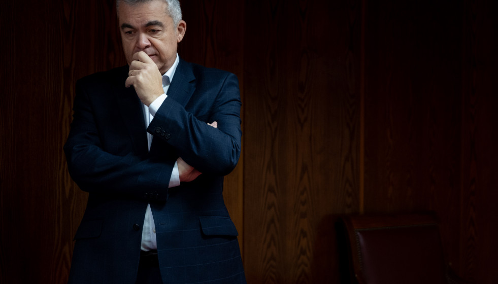 El ex secretario de Organización del PSOE Santos Cerdán a su llegada a la Comisión de Investigación del ‘caso Koldo’, en el Senado, a 17 de diciembre de 2025, en Madrid (España). Cerdán comp