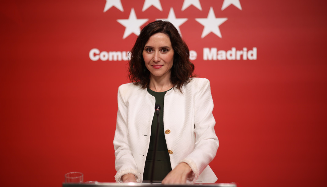 La presidenta de la Comunidad de Madrid, Isabel Díaz Ayuso, durante una rueda de prensa tras la reunión del Consejo de Gobierno, en la Real Casa de Correos, a 17 de diciembre de 2025, en Madrid (Esp