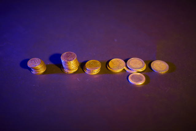 Archivo - Monedas de euro.