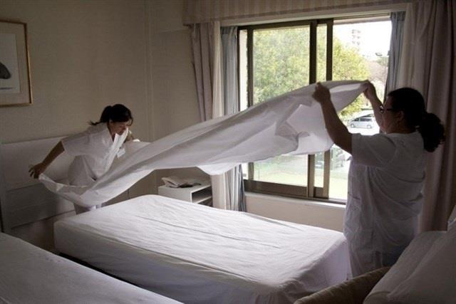 Archivo - Las contrataciones veraniegas dejan el número de parados más bajo desde finales de 2008, según Infojobs