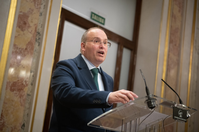 El secretario general del PP, Miguel Tellado, durante una sesión plenaria en el Congreso, a 11 de diciembre de 2025, en Madrid (España).