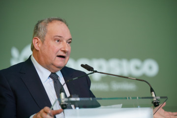 El ministro de Industria y Turismo, Jordi Hereu, interviene durante un acto de PepsiCo, a 18 de diciembre de 2025, en  Etxebarri-Ibiña, Álava, País Vasco (España).