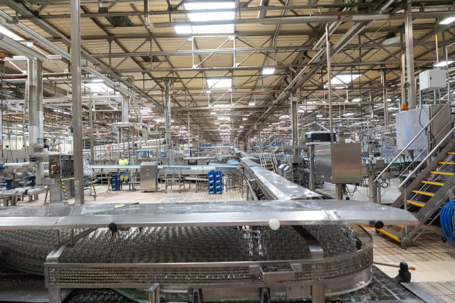 Maquinaria en la planta de bebidas de PepsiCo en  Etxebarri-Ibiña (Álava)