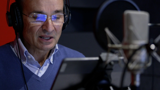 Marco Sansavini en la grabación del cuento.