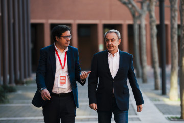 Archivo - El secretario general del PSOE-M y ministro para la Transformación Digital y de la Función Pública, Óscar López (i) y el expresidente del Gobierno, José Luis Rodríguez Zapatero.